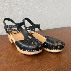 Swedish Hasbeens Lacey Clogs, size 38 EU/7 US